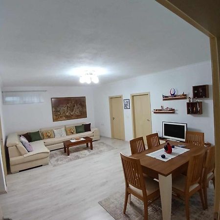 Eniguesthouse Gjirokastër Eksteriør billede