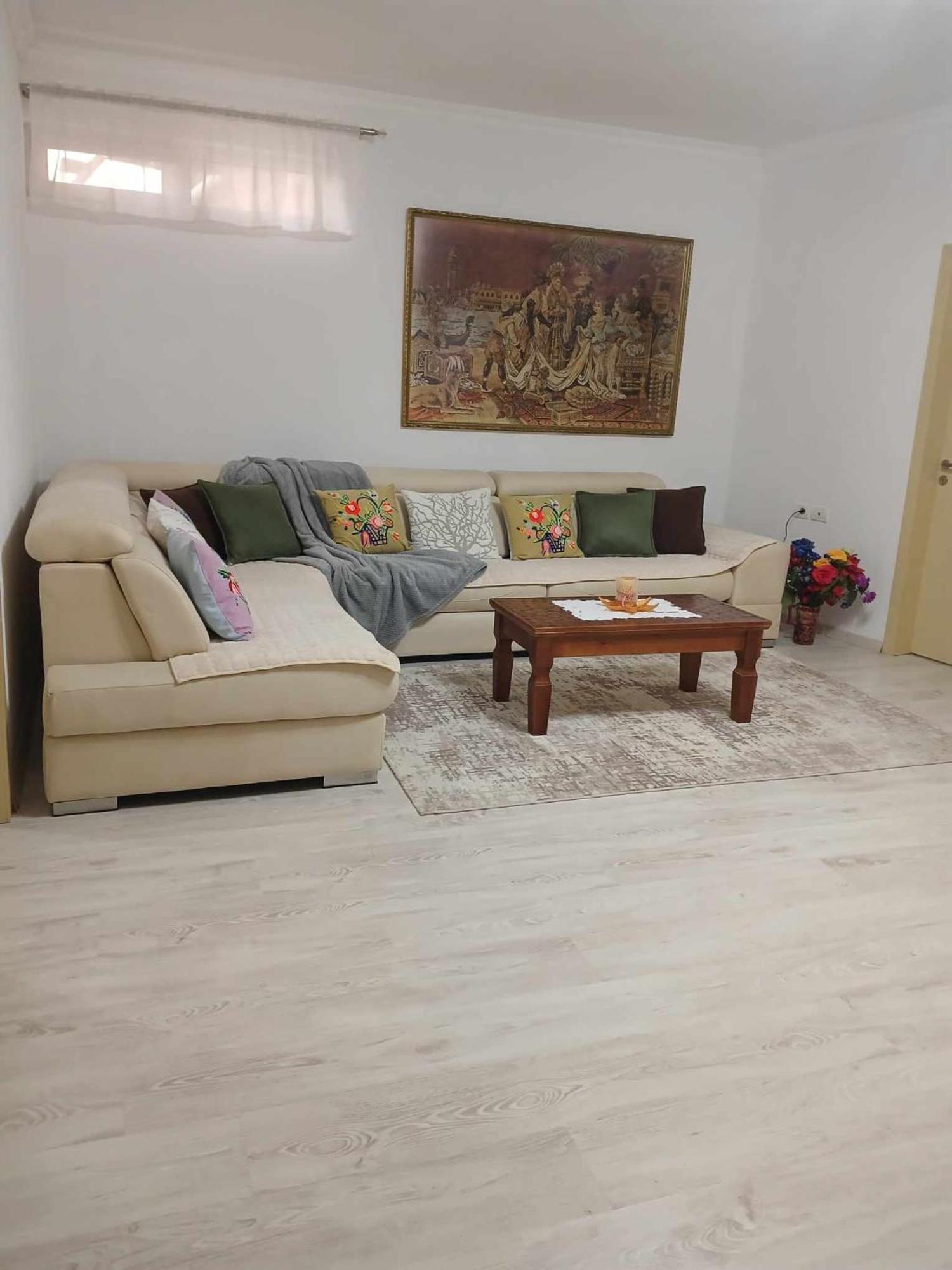 Eniguesthouse Gjirokastër Eksteriør billede