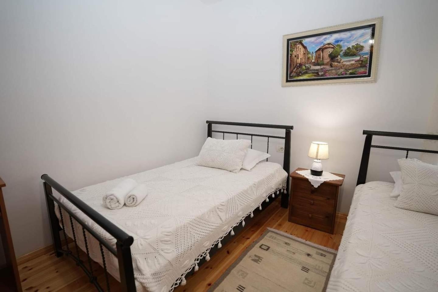 Eniguesthouse Gjirokastër Eksteriør billede