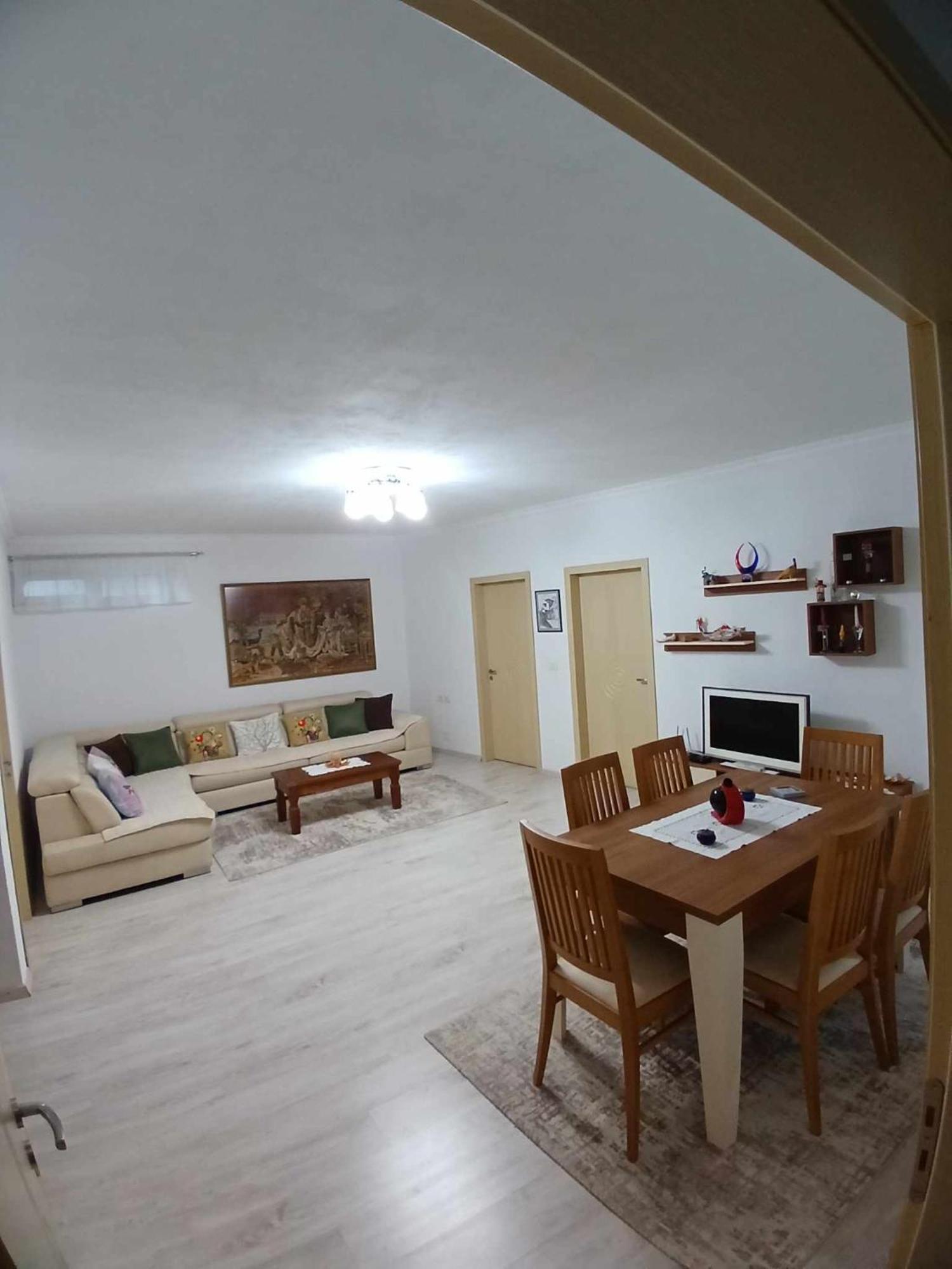 Eniguesthouse Gjirokastër Eksteriør billede