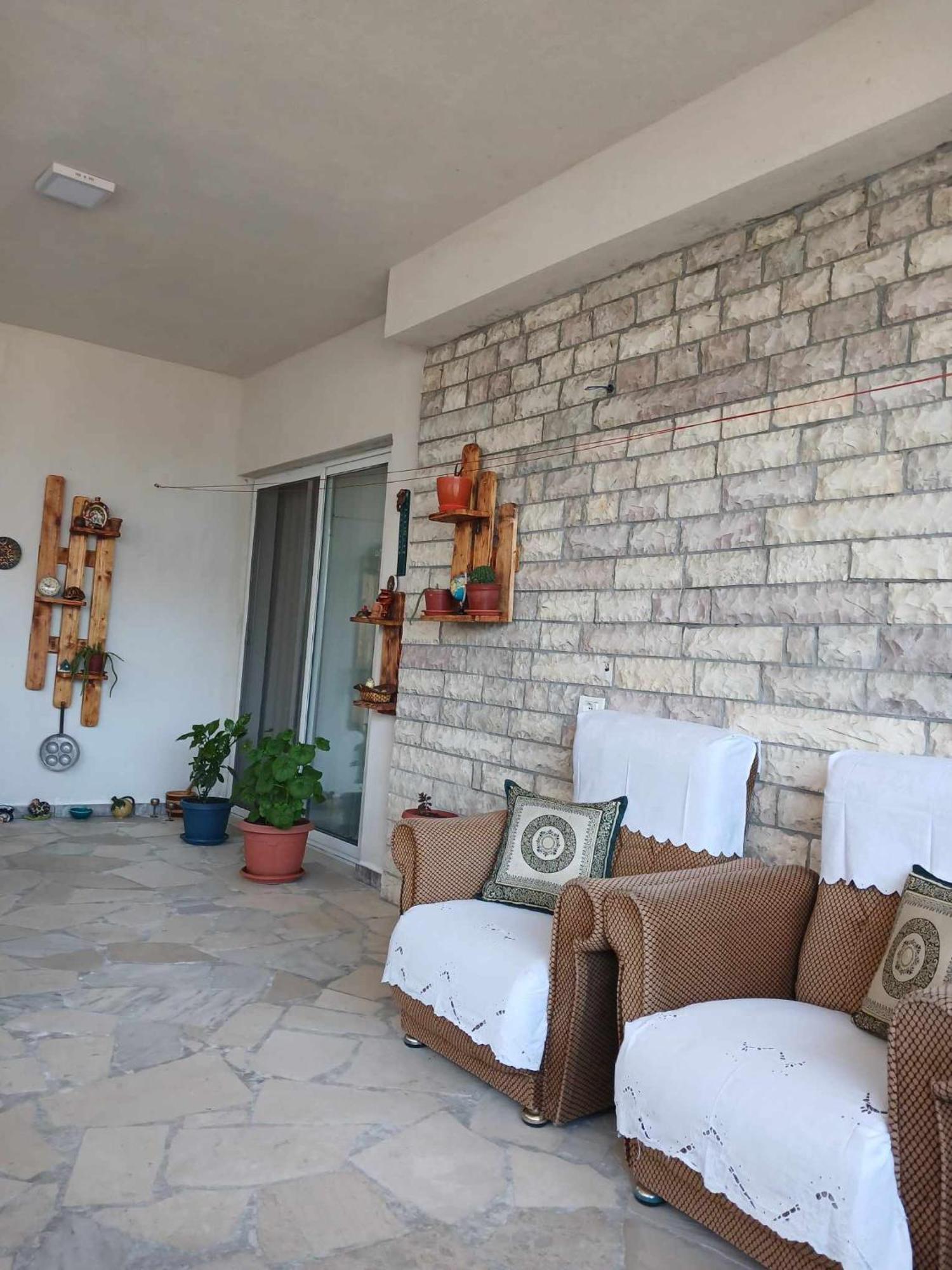 Eniguesthouse Gjirokastër Eksteriør billede