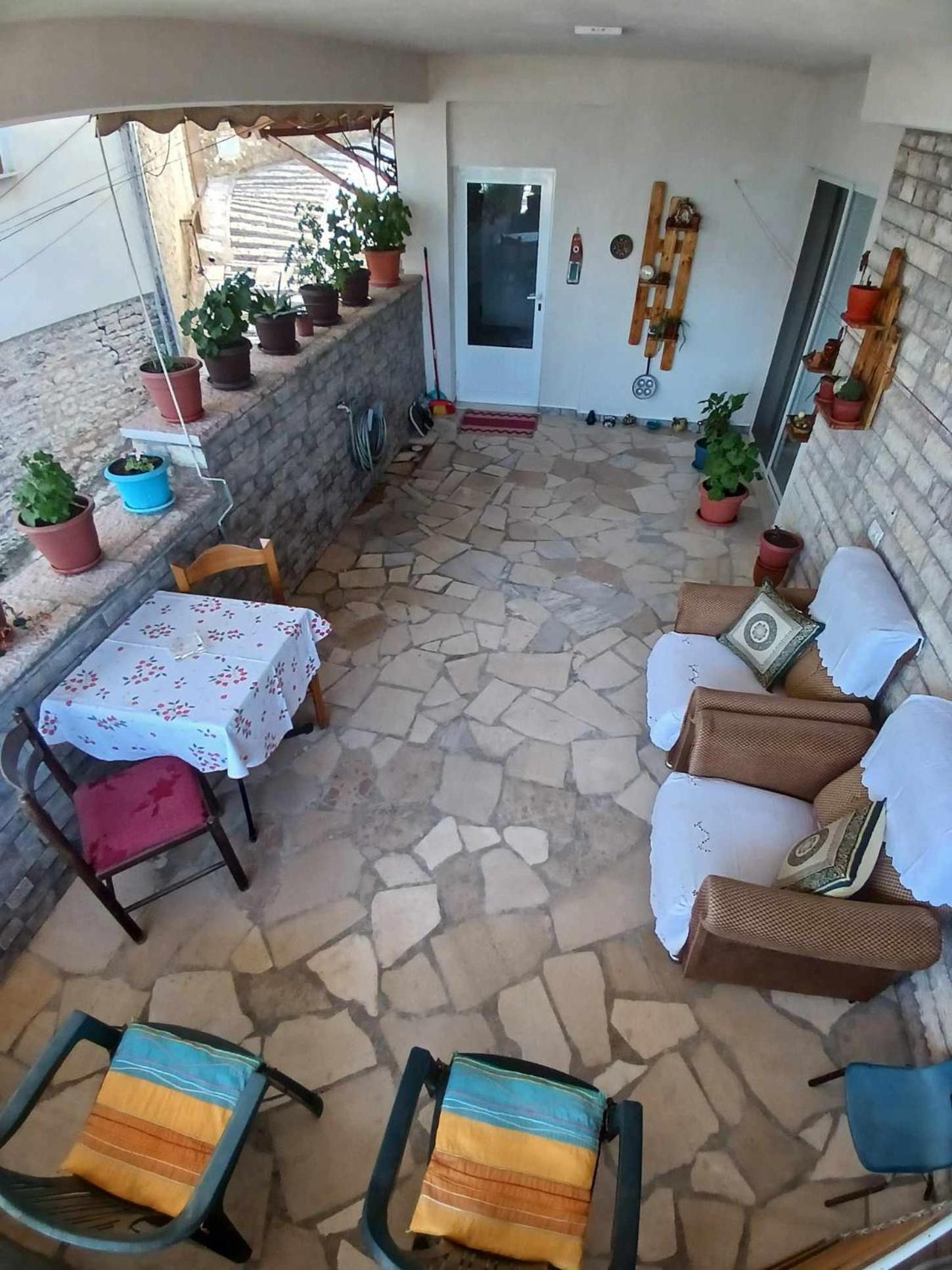 Eniguesthouse Gjirokastër Eksteriør billede