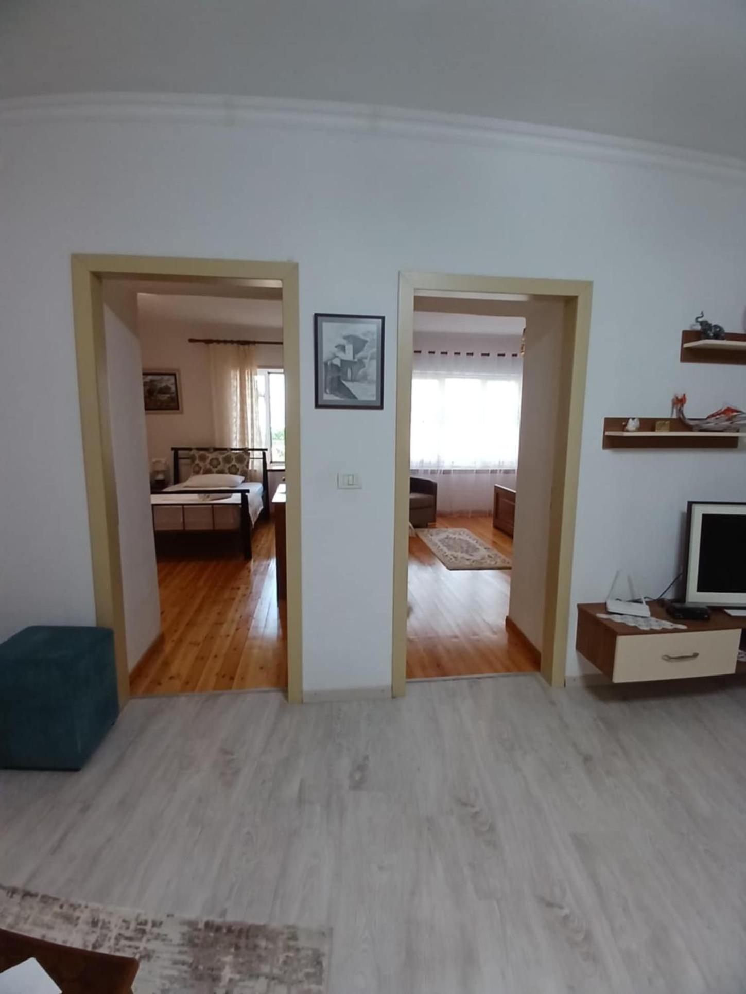 Eniguesthouse Gjirokastër Eksteriør billede