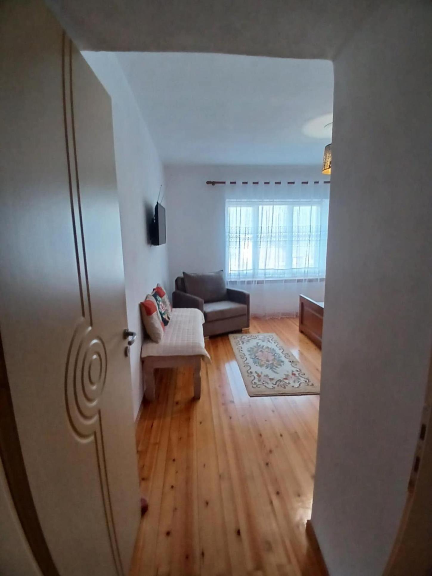 Eniguesthouse Gjirokastër Eksteriør billede