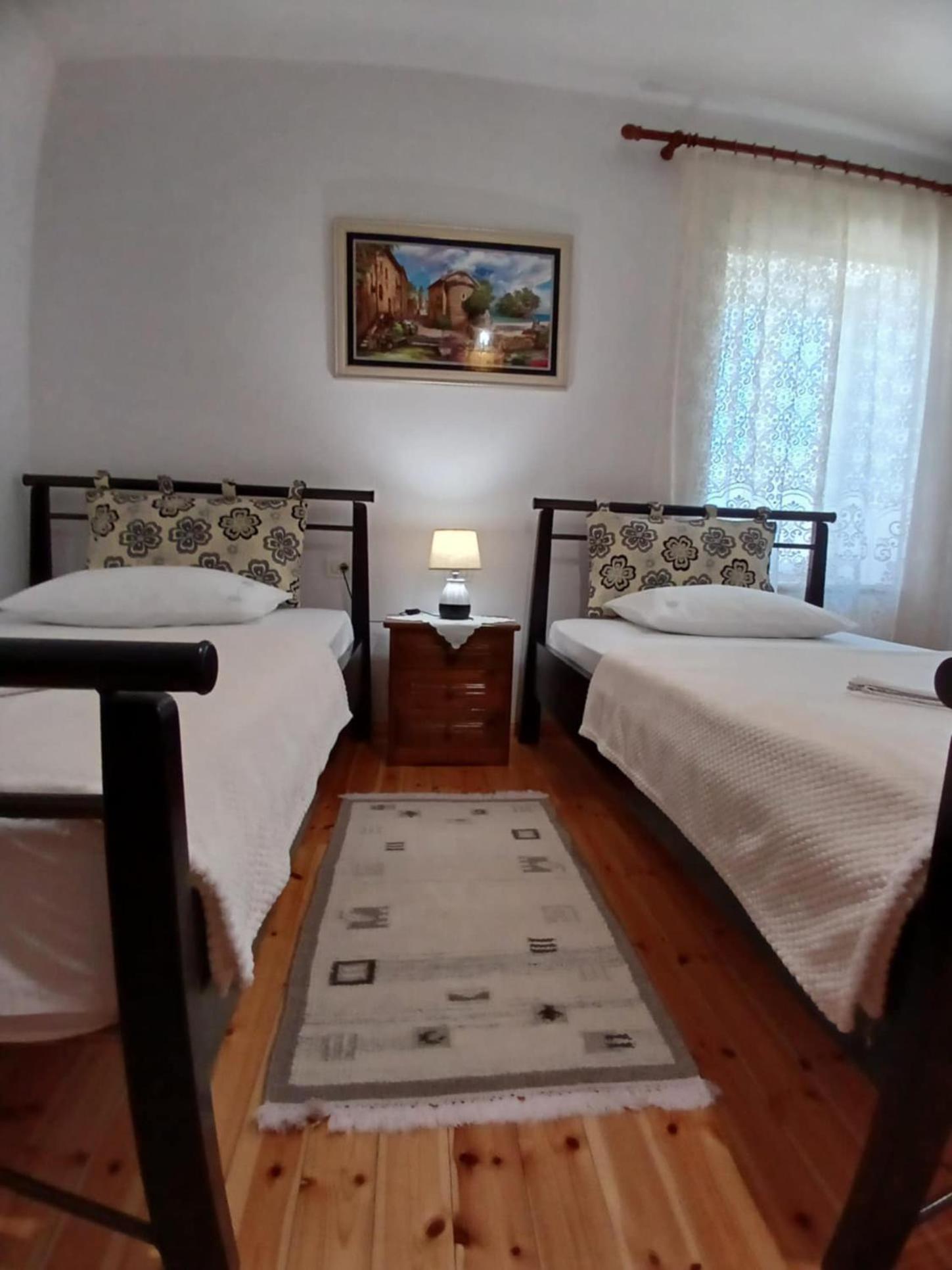 Eniguesthouse Gjirokastër Eksteriør billede