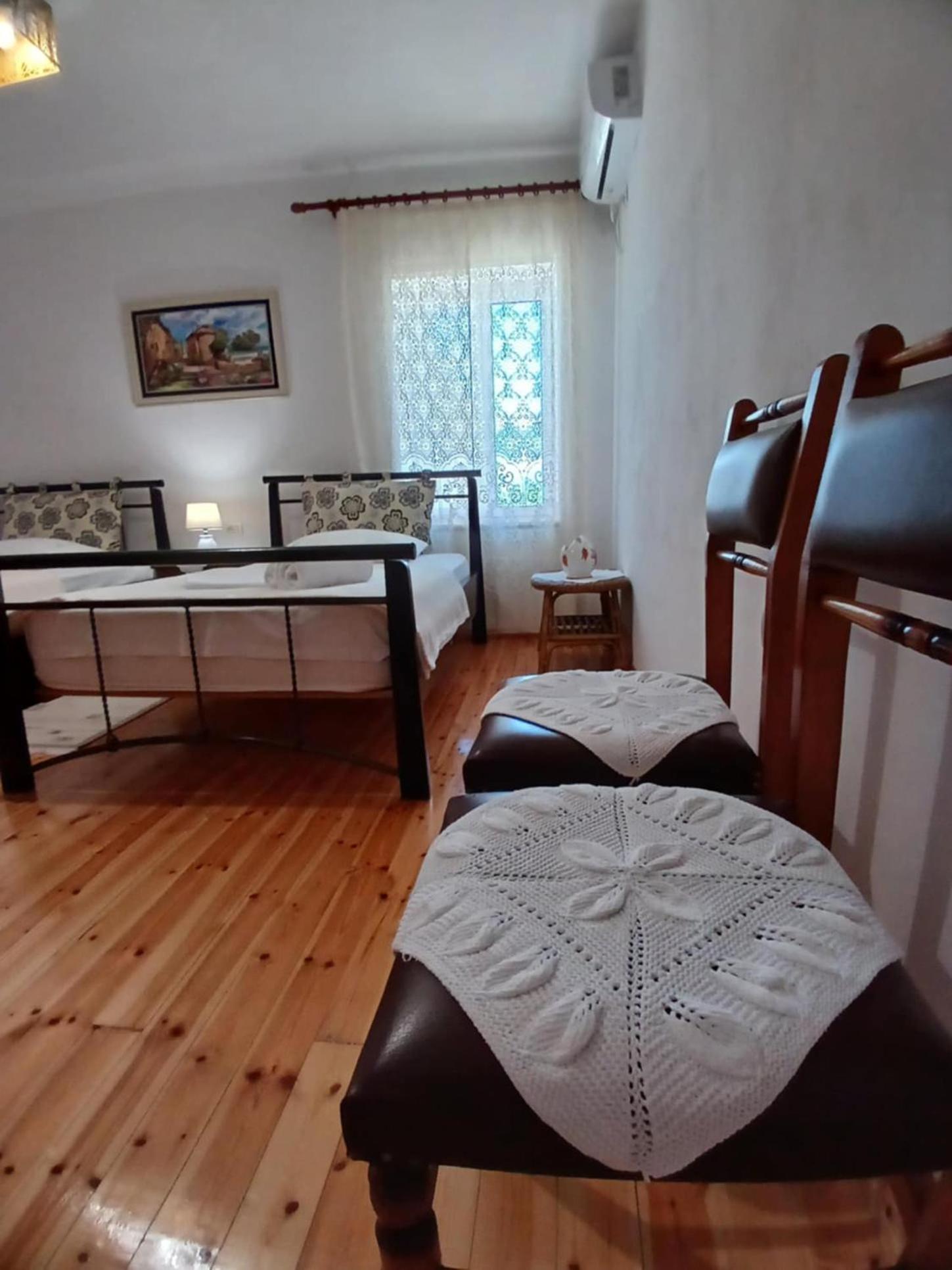 Eniguesthouse Gjirokastër Eksteriør billede